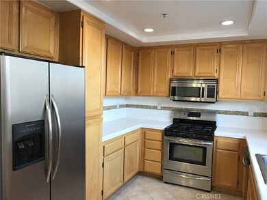 5250 Premiere Hills Cir unit 208, Woodland Hills, CA 91364 - photo 2