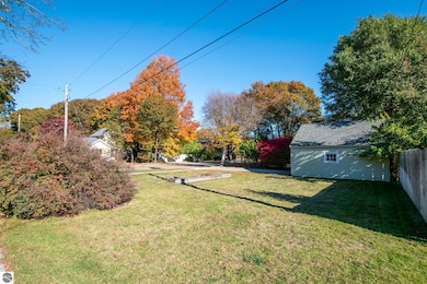 1101 Jefferson Ave, Traverse City, MI 49684 - photo 6