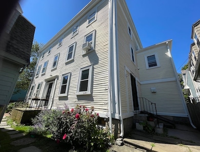 1 Green St unit 2, Marblehead, MA 01945 - photo 7