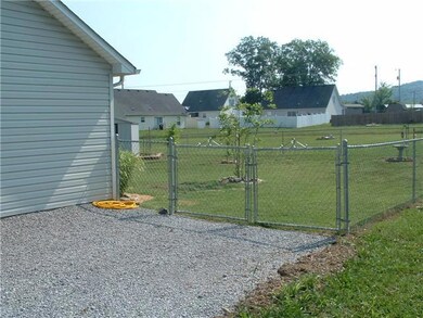 117 Lorien Cir, Shelbyville, TN 37160 - photo 3