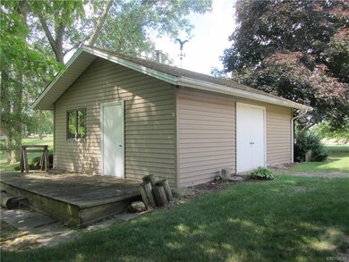 Additional Detached 20' x 24' Workshop.