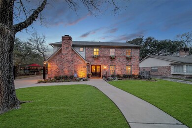 219 Yorkchester Dr, Houston, TX 77079 - photo 2