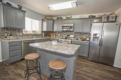 3800 Yorkshire St, Farmington, NM 87402 - photo 2