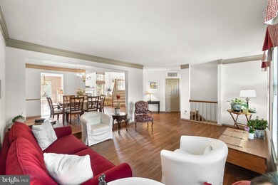 10960 Bloomingdale Dr, Rockville, MD 20852 - photo 2