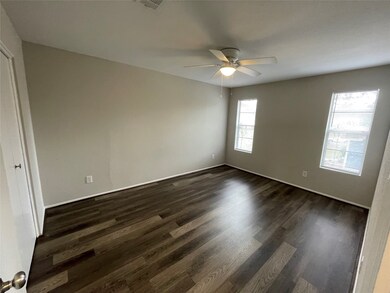 318 S Poplar St unit 3, Tomball, TX 77375 - photo 6