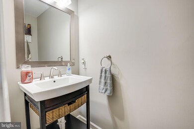 3519 Majestic Pine Ln, Fairfax, VA 22033 - photo 4