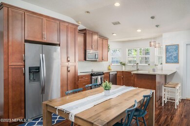 2-web-or-mls-213 Honeysuckle Way--33