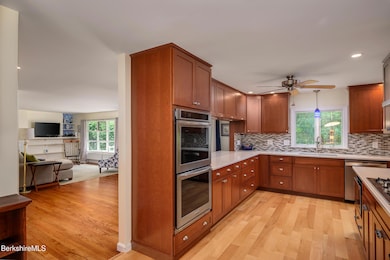 127 Lindley Terrace, Williamstown, MA 01267 - photo 5