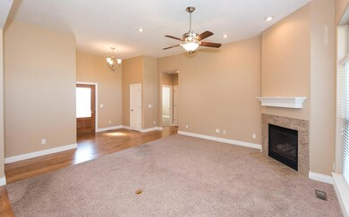 815 E Roubidoux St, Nixa, MO 65714 - photo 3