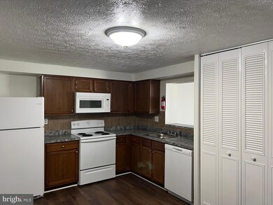 65 Vanderbilt Ct, Sicklerville, NJ 08081 - photo 5