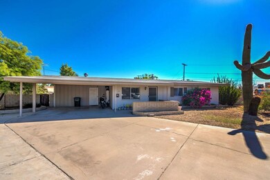 1031 N Los Olivos Dr-3