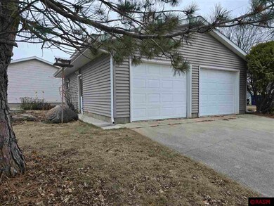 1327 1327 Hauenstein Dr, New Ulm, MN 56073 - photo 5