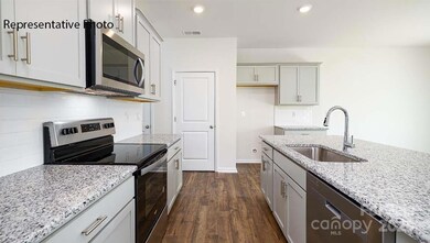 2054 10th St SE, Hickory, NC 28602 - photo 5