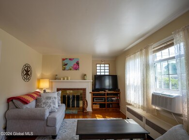 27 Harrison Ave, Delmar, NY 12054 - photo 4