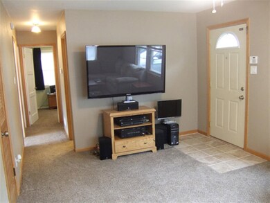 2103 W 69th St, Davenport, IA 52806 - photo 4