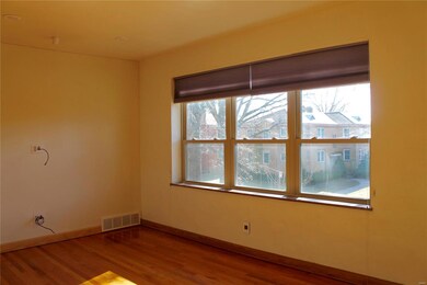 Large wind in living room