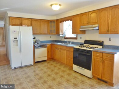 2122 Apple Pie Ridge Rd, Winchester, VA 22603 - photo 7