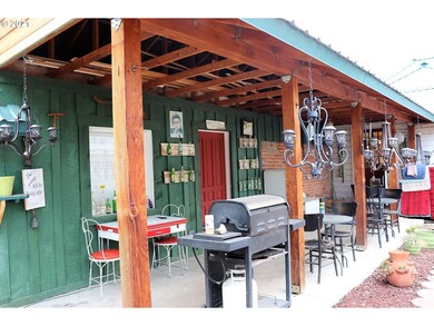 218 N Johnson St, Prairie City, OR 97869 - photo 2