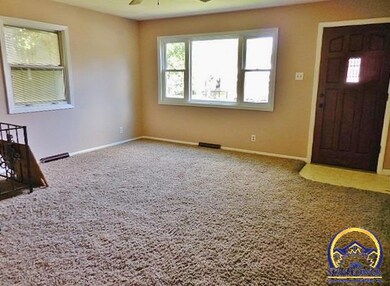 1831 SW 36th St, Topeka, KS 66611 - photo 2