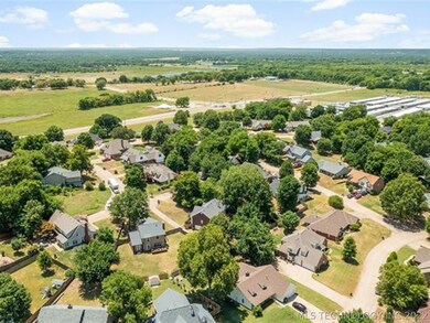 510 Glencoe Cir, Claremore, OK 74017 - photo 2