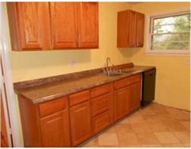 35 Chevy Chase Rd, Worcester, MA 01606 - photo 2