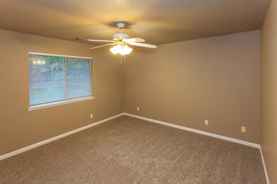 2551 Corona St, Redding, CA 96002 - photo 7