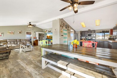 6489 Holiday Ave, Rosamond, CA 93560 - photo 7