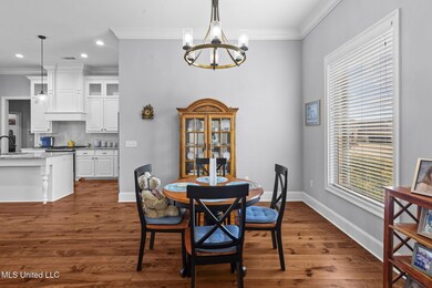 11-web-or-mls-361 Emerald Way-11