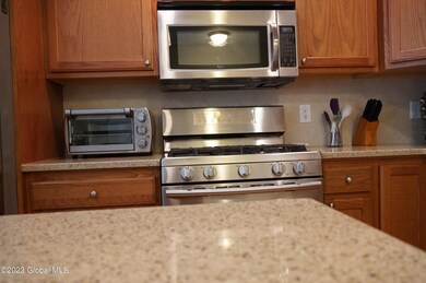 402 Royale Ct, Troy, NY 12180 - photo 6