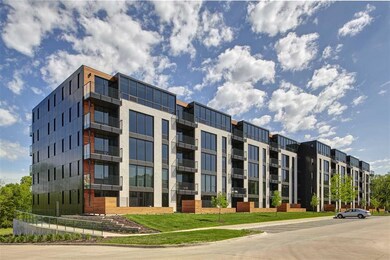 1 University Way unit No. 305, Iowa City, IA 52246 - photo 3