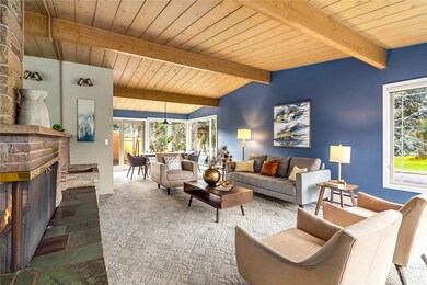 4052 Island Crest Way, Mercer Island, WA 98040 - photo 2