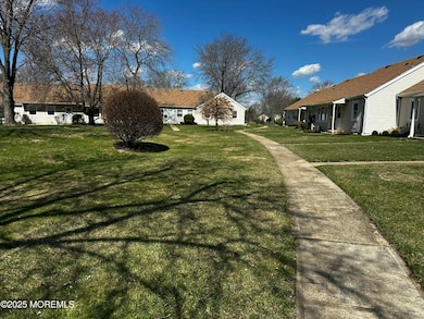 112 Pilatus Platz unit C, Freehold, NJ 07728 - photo 2