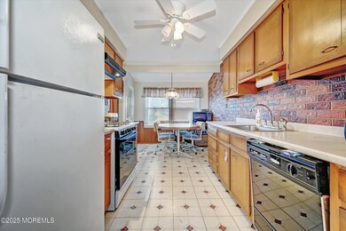 14-Kitchen