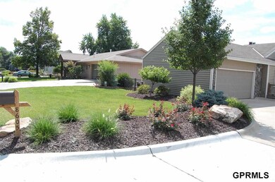 8605 Molokai Dr, Papillion, NE 68046 - photo 2