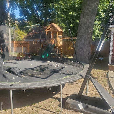 16214 Shaftsbury Ave, Detroit, MI 48219 - photo 4