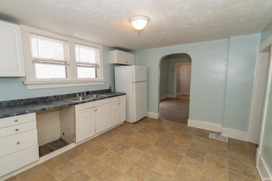 506 W Battell St, Mishawaka, IN 46545 - photo 4