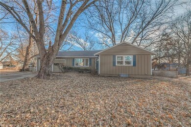 134 Woodland Rd, Lansing, KS 66043 - photo 2