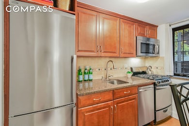 102 W 85th St unit 2B, New York, NY 10024 - photo 5