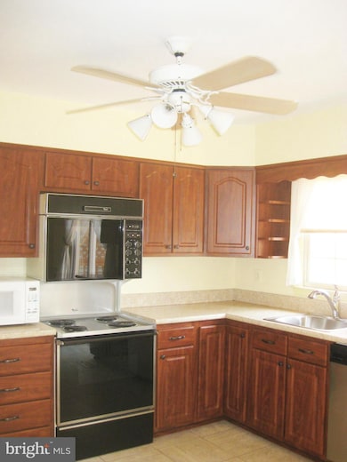 21 Carriage Walk Ct, Parkville, MD 21234 - photo 6