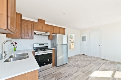 15252 Seneca Rd unit 13, Victorville, CA 92392 - photo 5