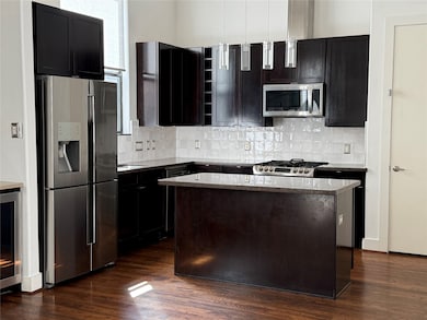 1608 W Webster St unit B, Houston, TX 77019 - photo 2