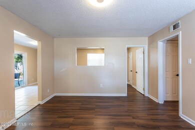 6553 Bo Peep Dr N, Jacksonville, FL 32210 - photo 4