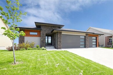 266 S 91st St, West Des Moines, IA 50266 - photo 2