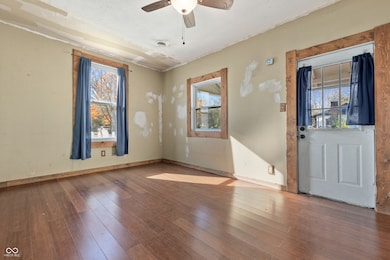 203 N Clay St, Edinburgh, IN 46124 - photo 3