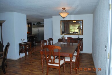 7490 Brett Dining area