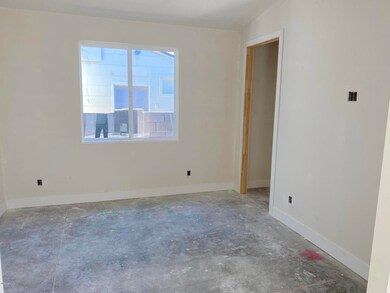 3806 N 14TH PL-bed