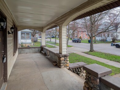 42 S McKinley-103