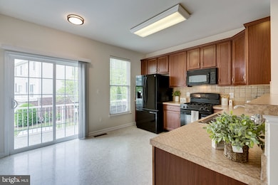 42848 Smallwood Terrace, Chantilly, VA 20152 - photo 6