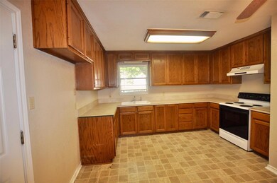 303 E 2nd St, Weatherford, TX 76086 - photo 5
