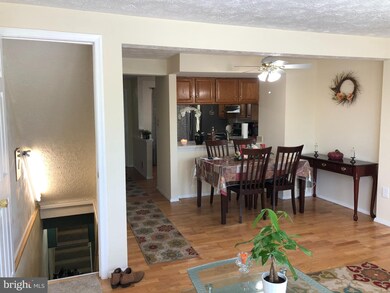 19100 Willow Spring Dr, Germantown, MD 20874 - photo 7